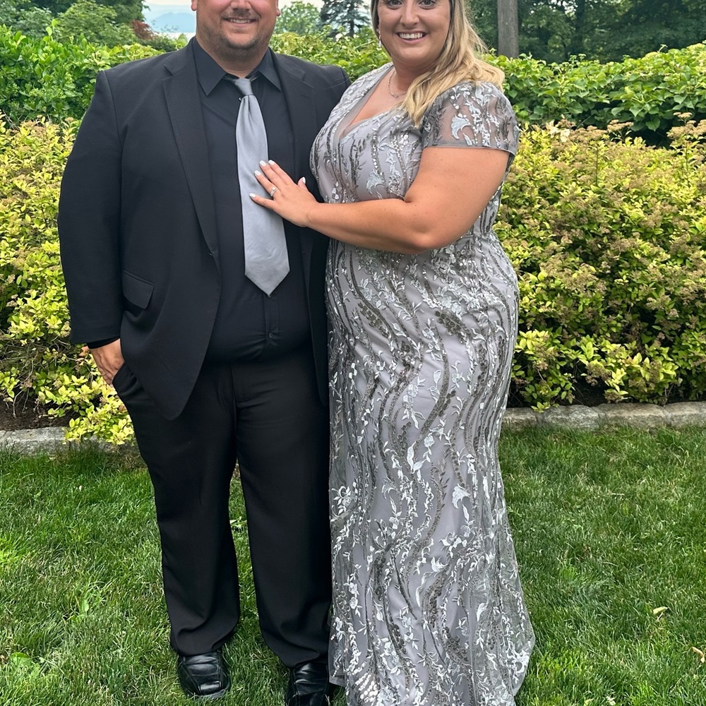 Adrianna Pappell Evening Gown! Worn once for a wedding, in perfect condition